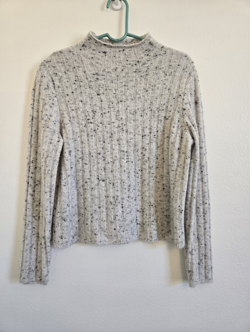 Margeaux & Ellie Speckled Grey Ribbed Mock Neck Sweater Sz M